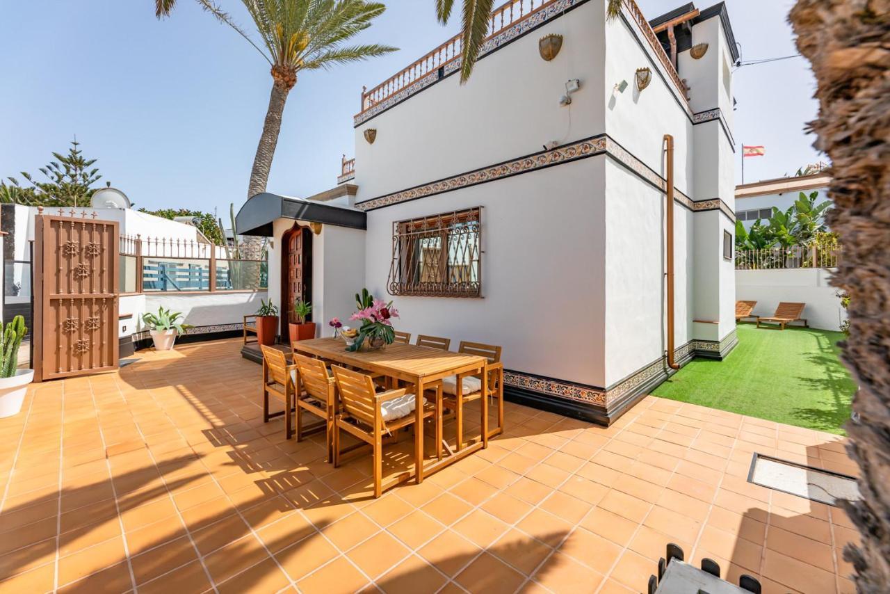 Villa Corralejo Bay Beachfront Corralejo By Holidays Home Extérieur photo