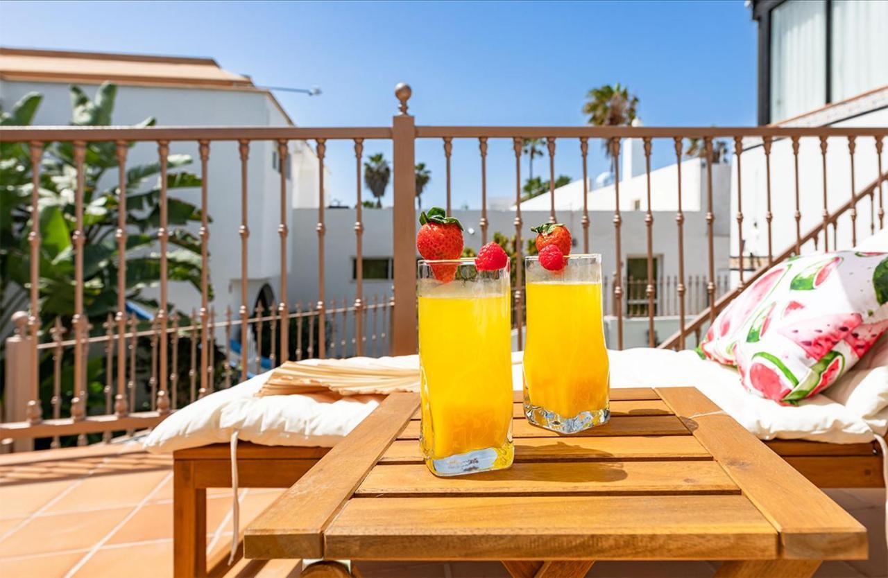 Villa Corralejo Bay Beachfront Corralejo By Holidays Home Extérieur photo