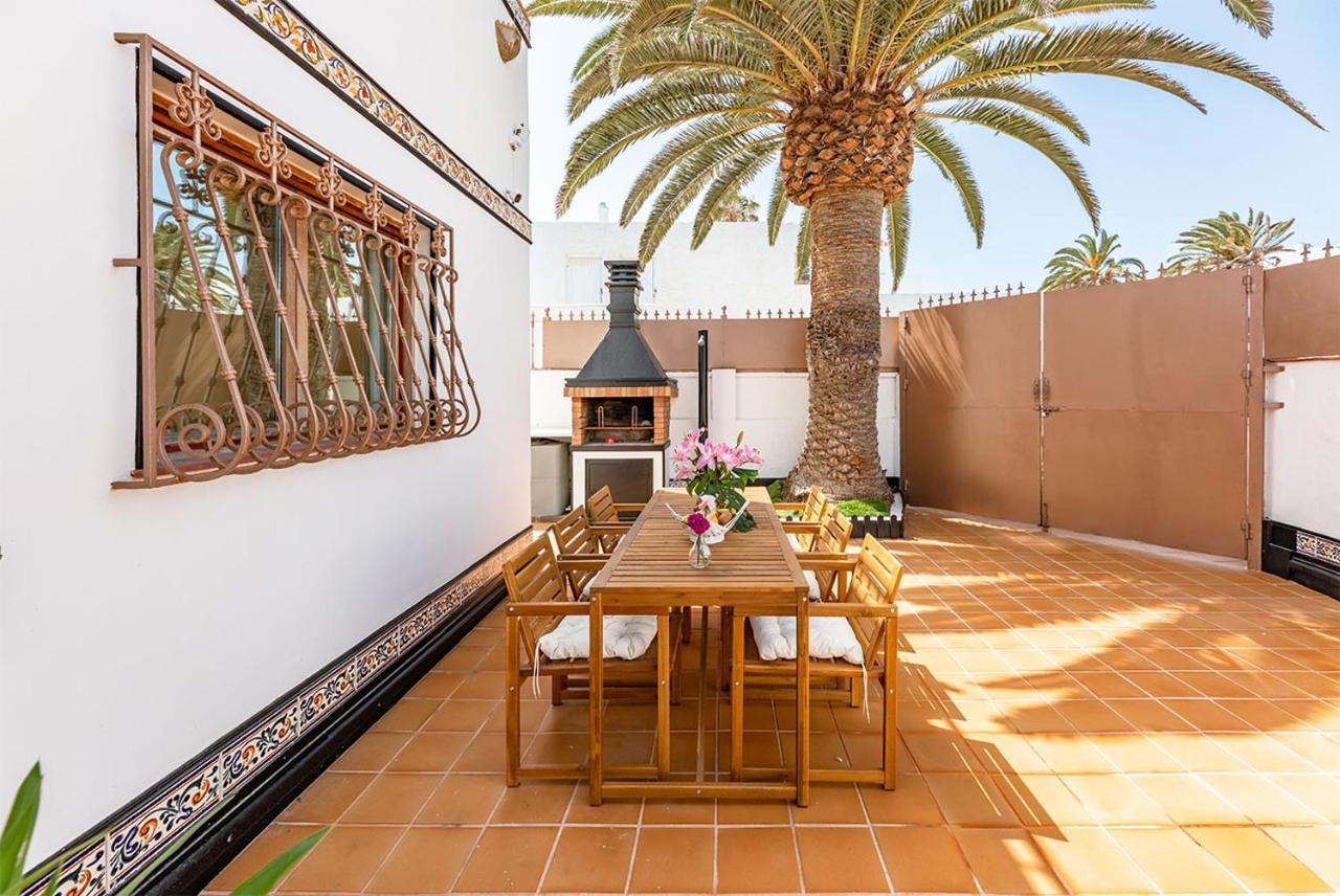 Villa Corralejo Bay Beachfront Corralejo By Holidays Home Extérieur photo