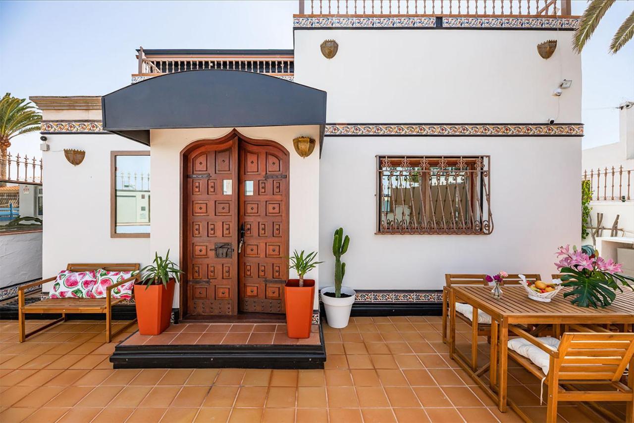 Villa Corralejo Bay Beachfront Corralejo By Holidays Home Extérieur photo